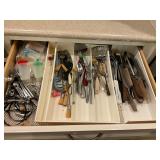 Drawer, full of silverware, kitchen, knives ï¿½ all