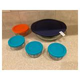 5- pyrex bowls with lids