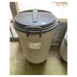 33 gallon Rubbermaid rolling  trashcan