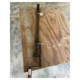 Red handle bar clamp size in picture
