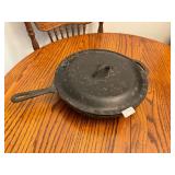 Lodge cast Iron Skillet with lid