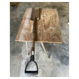 Small spade shovel