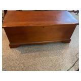 Wooden cedar chest ï¿½ no key