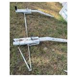Adjustable roof rack for vans