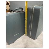2 suitcases
