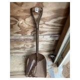 Large scoop shovel