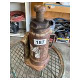 Large bottle jack unknown tonnage