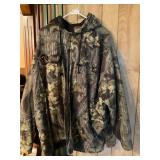 Duxback 2 Xl hooded camo jacket