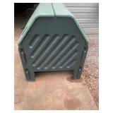 Rubbermaid rabbit house