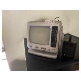 5ï¿½ black & white tv radio