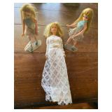 1960ï¿½s Barbie in wedding gown & 2 mini dolls