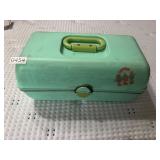 Vintage caboodles makeup case - green