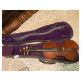 Vintage fiddle needs tlc