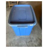 Rubbermaid blue 18 gallon storage tote