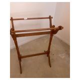 Wooden quilt rack