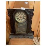 Waterbury clock co- vintage clock with key