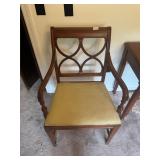 Armed sitting chair