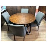 Kitchen table and 4 chairs