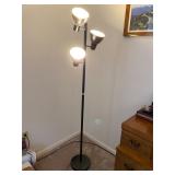 Floor lamp with 3 lights