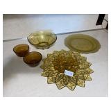 7 pieces of amber, brown glass - all