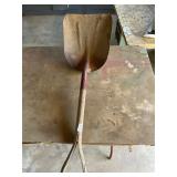 Large scoop shovel