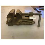 Flat top table vise