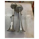 2 Mixo Seatone horns