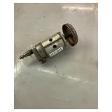 Pneumatic circle grinder