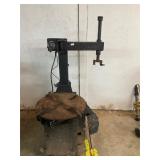 Tire changing machine
