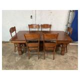 Beautiful table, 6 chairs, 3 leaves