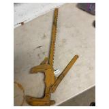 Fence stretcher tool