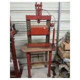 Hydraulic bench top press on heavy duty stand
