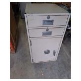 DIEBOLD TELLER STATION COMBO SAFE W/DRAWERS
