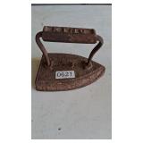 KING cast Iron sad iron