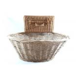 Wicker Basket w Picnic Basket