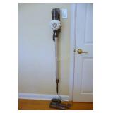 Dyson 21.6V DC62 Cordless Vacuum w Charger