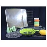 Baking & Cooling Trays, Oven Rack Gloves, Steamer