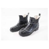 NEW - Women's Size 6 Rubber Boots
