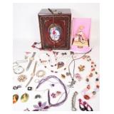 Collection of Costume Jewellery w Box