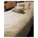 Luxurious Cream Comforter Set-Olivia de Marcosa