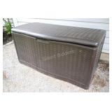 Suncast 124-Gallon XLarge Wicker Resin Deck Box