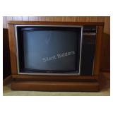 Sony Trinitron Color TV in Wood Case with Remote