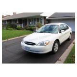 2003 White Ford Taurus, Original Owner 86, 306 Kms