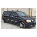 2011 Chrysler Town & Country 2WD