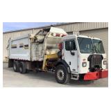 2018 Peterbilt 520 6X4 Garbage Truck