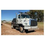 2018 Freightliner 114 SD Toter Truck