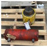 (2) Hydraulic Rams