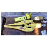 (3) Hydraulic Wedge Spreaders