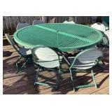 Outdoor Round Table & Chairs