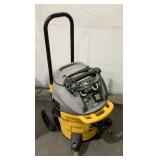 DeWalt 10 Gallon Dust Extractor Vacuum DWV012